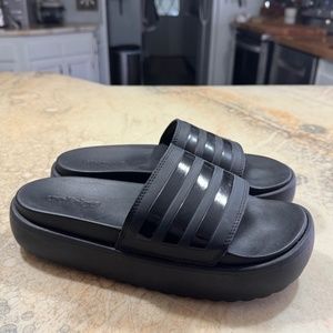 ADIDAS WOMENS ADILETTE PLATFORM SLIDE SANDAL SIZE 9 CORE BLACK